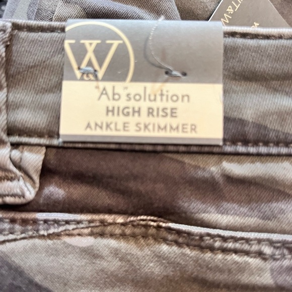 Ab'Solution Camo High Waist Ankle Skinny Pants
WIT & WISDOM - Picture 11 of 11